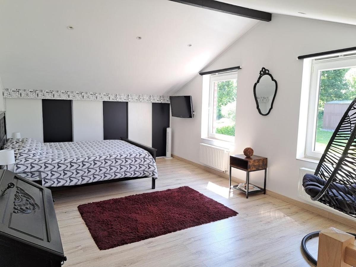 Gite Rural "L'Anseromia" Dinant Esterno foto